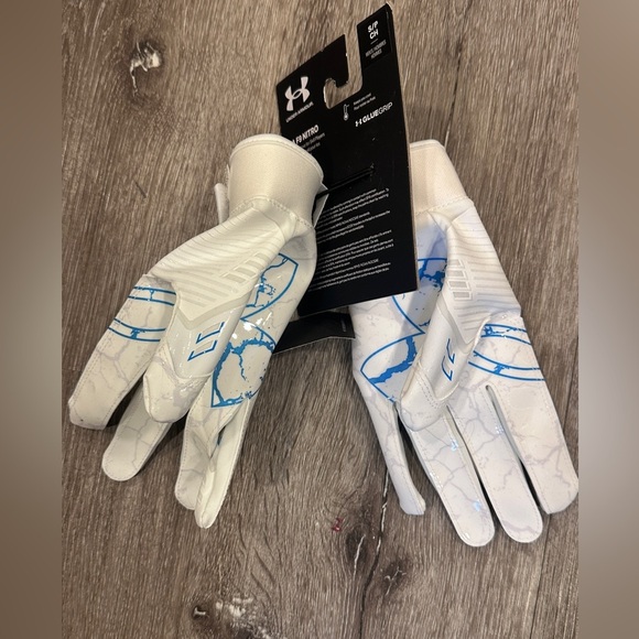 Men's UA F9 Nitro LE Football Gloves Colors: White / Distant Gray / Capri - 100 - Picture 5 of 8